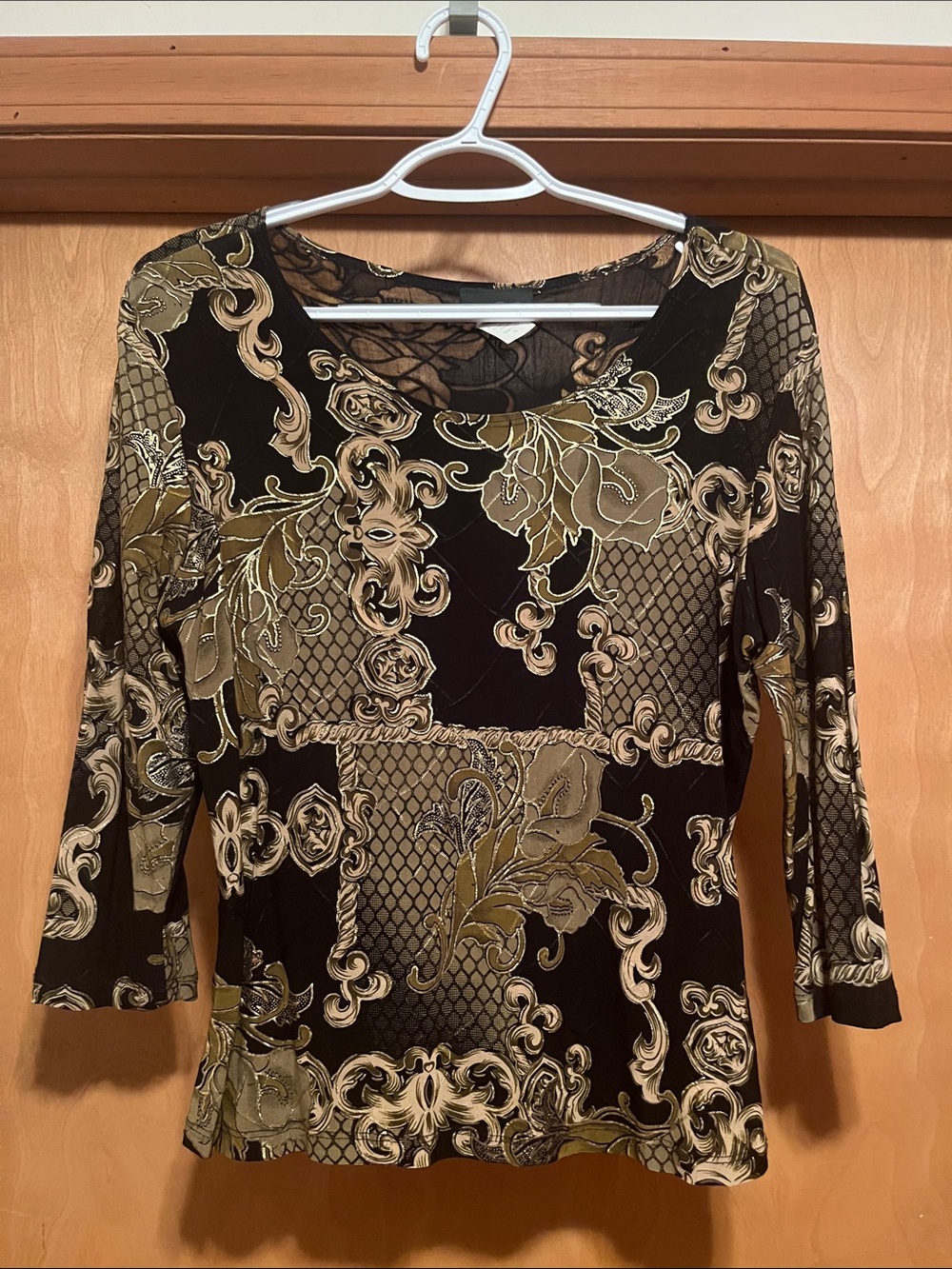 Women’s Black & Olive Floral Scoop Neck Long Sleeve Top